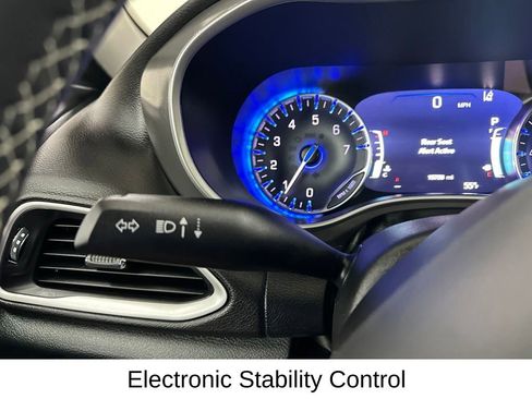 Used 2025 Chrysler Pacifica Select FWD image 37
