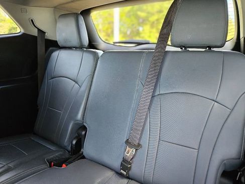 Used 2021 Buick Enclave Essence w/ Sound and Sites Package image 31