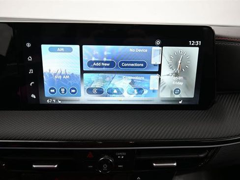 Used 2025 Nissan Kicks SR w/ SR Premium Package FWD image 12