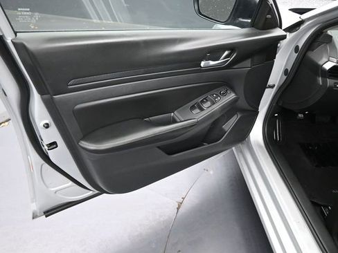 Used 2024 Nissan Altima 2.5 SV image 26