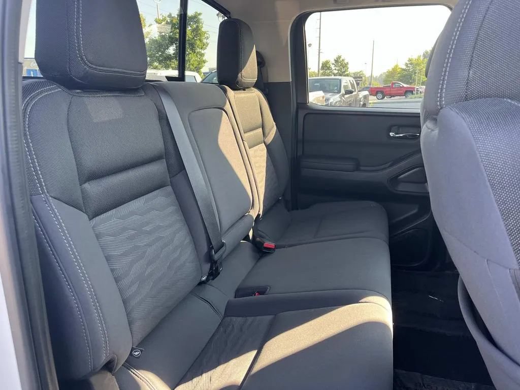Used 2023 Nissan Frontier SV w/ SV Convenience Package AWD/4WD image 23