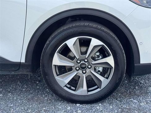 Used 2023 Ford Escape Platinum w/ Premium Technology Package image 28