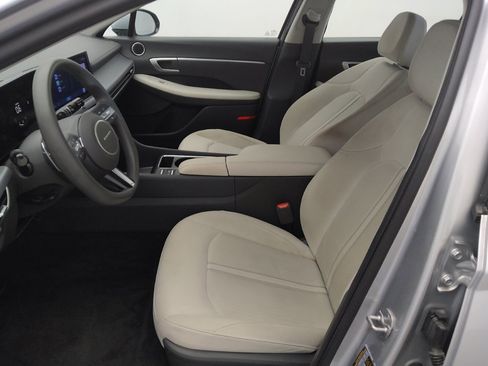 Used 2025 Hyundai Sonata SEL FWD image 17