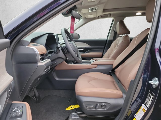Used 2026 Toyota Grand Highlander AWD image 17