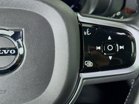 Used 2023 Volvo XC60 B5 Plus FWD image 13