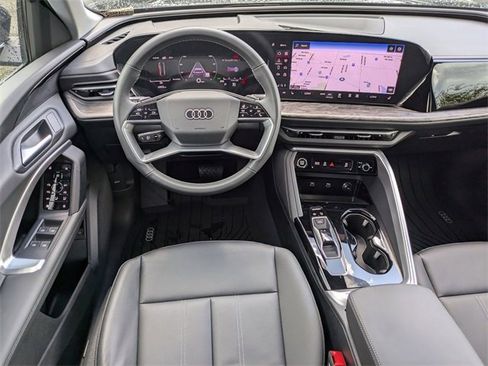 Used 2025 Audi Q5 Premium w/ Convenience Package image 18