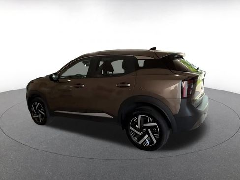Used 2026 Nissan Kicks SV w/ Cold Weather Package FWD image 10
