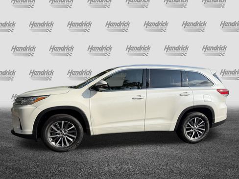 Used 2018 Toyota Highlander XLE FWD image 6