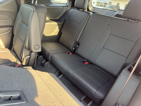 Used 2023 Chevrolet Traverse Premier AWD/4WD image 13