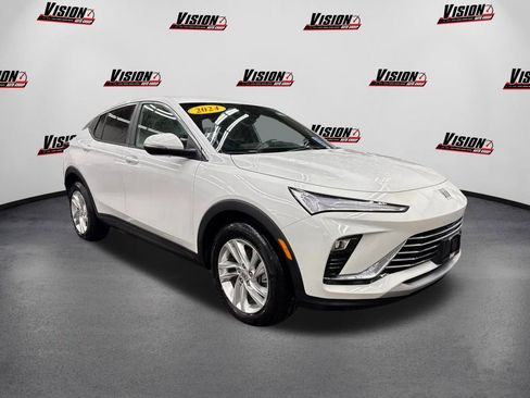 Used 2024 Buick Envista Preferred image 3