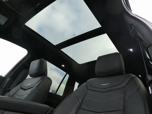 Used 2024 Cadillac XT6 Premium Luxury w/ Platinum Package image 13