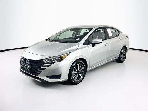 Used 2025 Nissan Versa SV FWD image 3