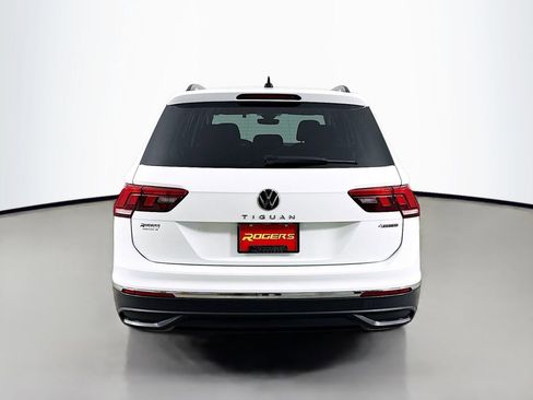 Used 2024 Volkswagen Tiguan S image 8