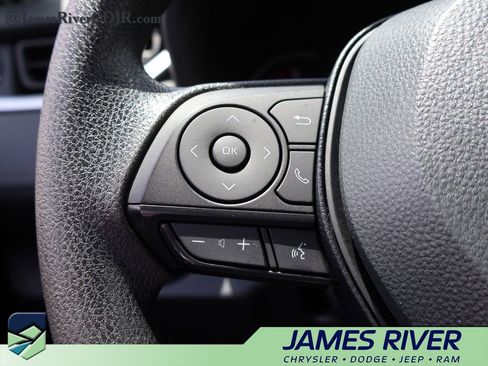 Used 2025 Toyota RAV4 XLE AWD/4WD image 25