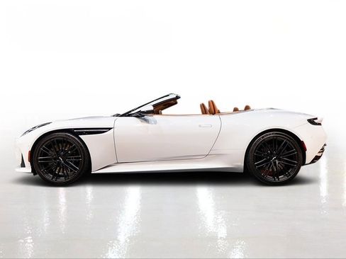 Used 2024 Aston Martin DB12 Convertible RWD image 3