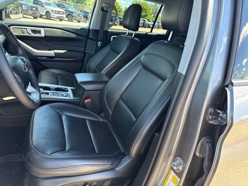 Certified 2024 Ford Explorer XLT w/ Equipment Group 202A AWD/4WD image 16