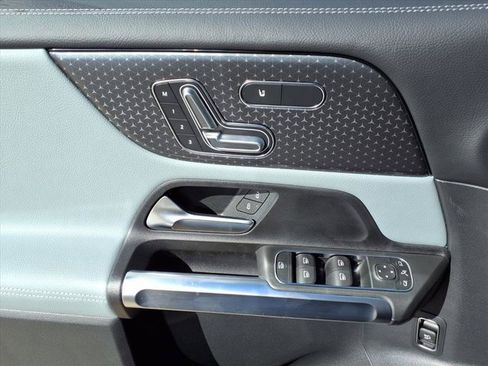New 2026 Mercedes-Benz GLB 250 image 12