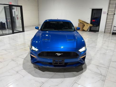 Used 2020 Ford Mustang Coupe RWD image 2