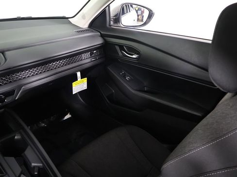 Certified 2025 Honda Accord SE image 36