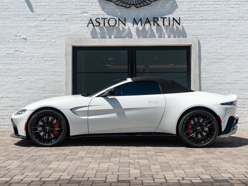 Used 2023 Aston Martin V8 Vantage Roadster RWD image 8