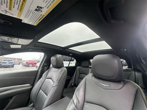 Used 2023 Cadillac XT4 Premium Luxury image 22