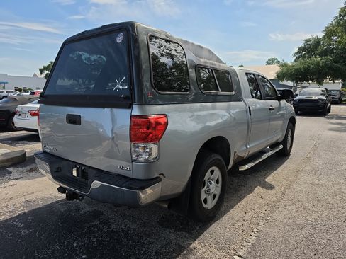 Used 2011 Toyota Tundra 4x4 Double Cab w/ Tow Pkg image 3