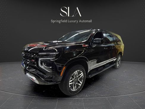 Used 2025 Chevrolet Suburban Z71 AWD/4WD image 11