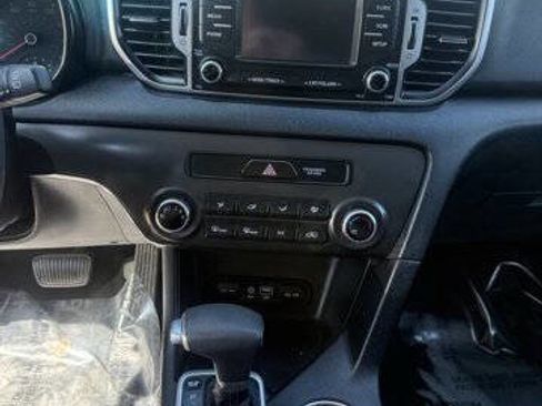Used 2018 Kia Sportage LX FWD image 15