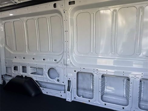 New 2026 Ford Transit 250 148 Medium Roof image 33
