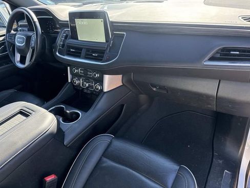 Used 2022 GMC Yukon XL SLT w/ SLT Premium Package image 17