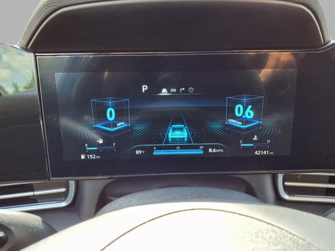 Used 2025 Hyundai Elantra SEL FWD image 17