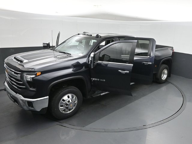 Used 2024 Chevrolet Silverado 3500 LTZ w/ LTZ Plus Package AWD/4WD image 51