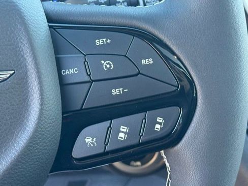 New 2026 Chrysler Pacifica Limited w/ S Appearance Package image 7