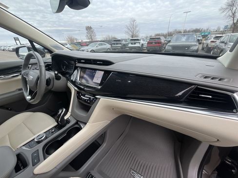 Certified 2020 Cadillac XT6 Premium Luxury image 30