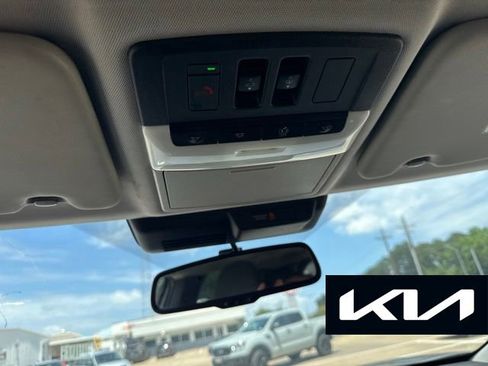 Used 2022 Mitsubishi Outlander SEL Black Edition FWD image 17