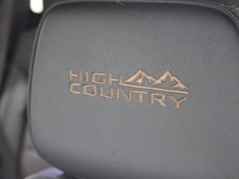 Used 2024 Chevrolet Silverado 2500 High Country w/ Technology Package AWD/4WD image 5