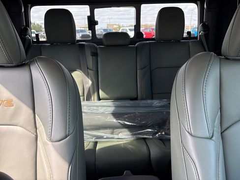 New 2026 Jeep Gladiator Mojave AWD/4WD image 15