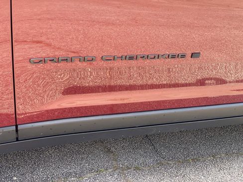 Used 2025 Jeep Grand Cherokee L Altitude RWD image 13
