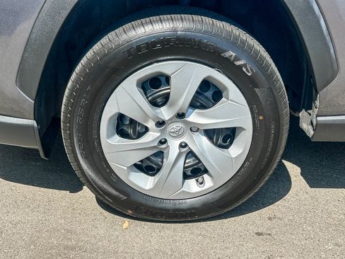 Used 2024 Toyota RAV4 LE image 8