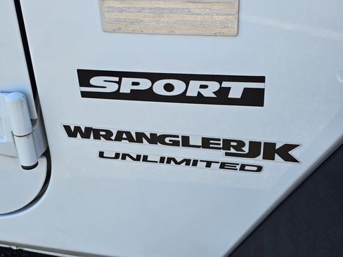 Used 2018 Jeep Wrangler Unlimited Sport S AWD/4WD image 7