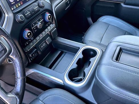 Used 2022 Chevrolet Silverado 1500 LTZ image 5