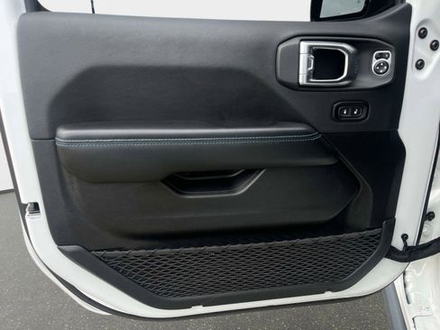 Used 2024 Jeep Wrangler Unlimited Rubicon 4xe image 17