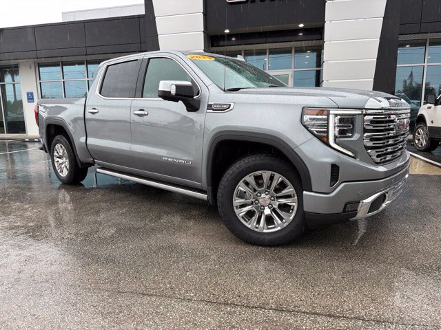Used 2023 GMC Sierra 1500 Denali w/ Technology Package AWD/4WD image 2