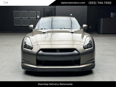 Used 2009 Nissan GT-R Premium image 11