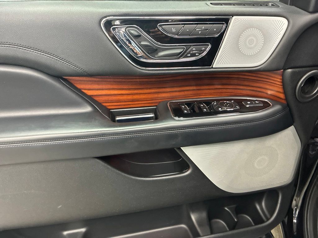 Used 2019 Lincoln Navigator L Reserve w/ Cargo Package AWD/4WD image 25