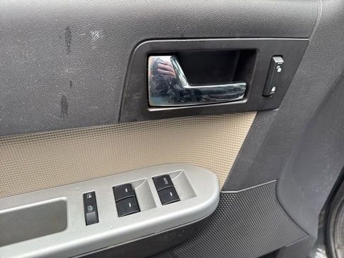 Used 2010 Mercury Mariner Premier FWD image 19