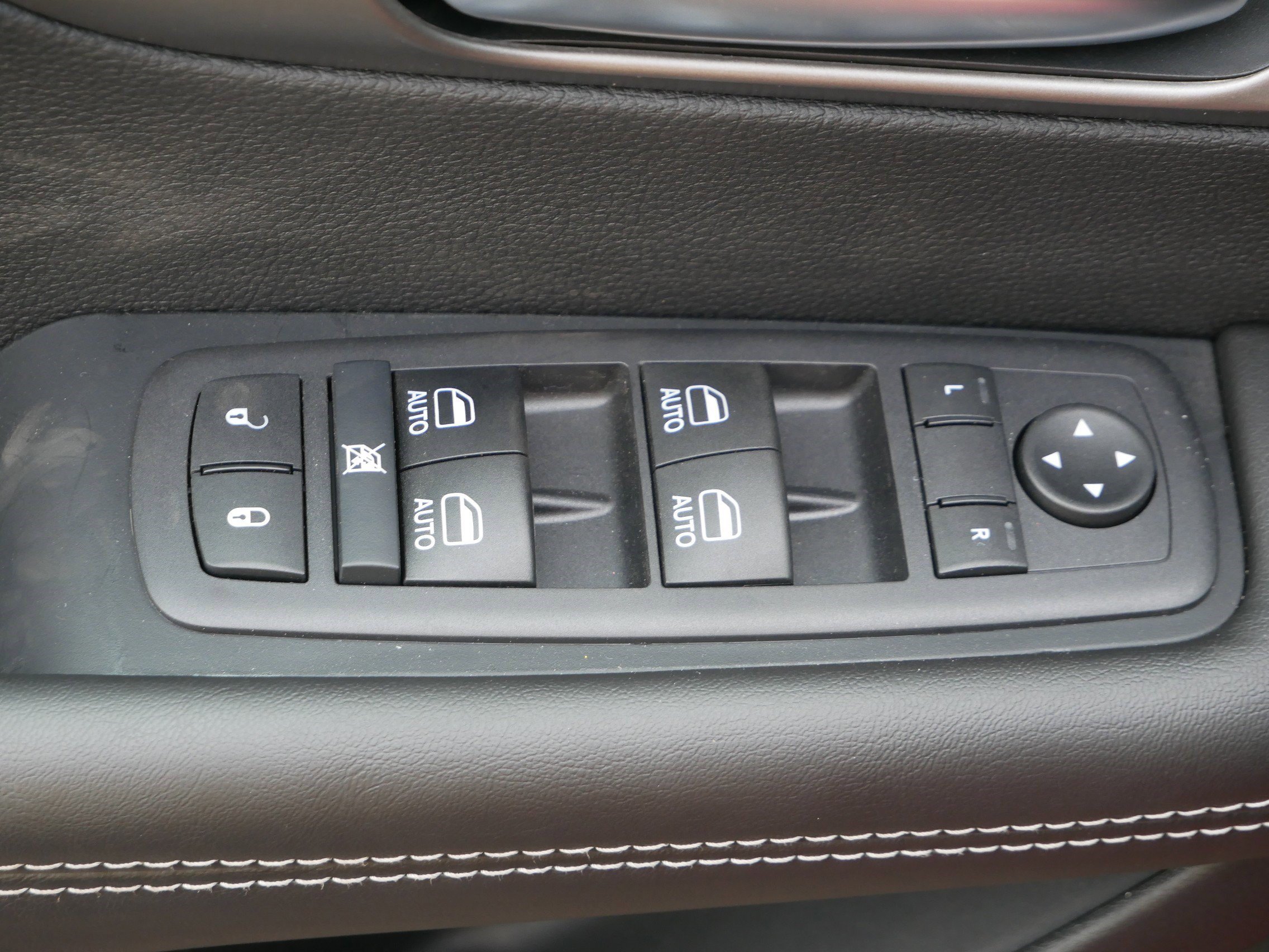 New 2027 Chrysler Pacifica Select FWD image 13