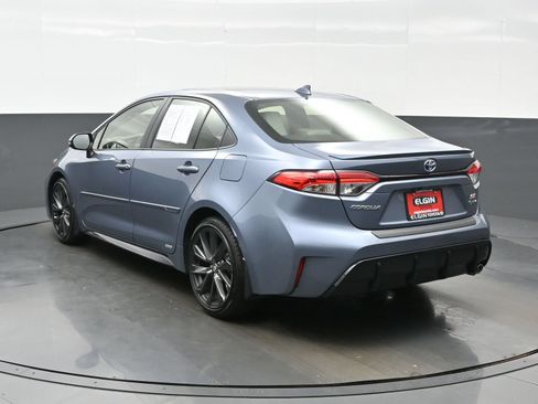 Used 2025 Toyota Corolla SE w/ SE Premium Package AWD/4WD image 4