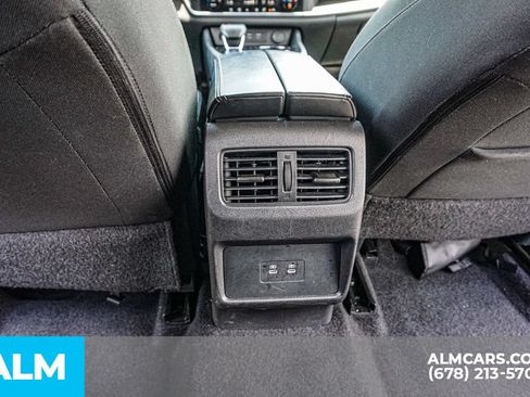 Used 2025 Nissan Rogue SV FWD image 30