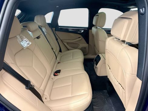 Used 2026 Porsche Macan AWD/4WD image 23